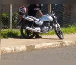Moto é retirada de rua após acidente em Apucarana