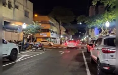 Rua Oswaldo Cruz concentra vida noturna de Apucarana