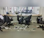 A secretaria de saúde afirmou que móveis, computadores, filtros d’água foram quebrados