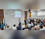 Enio Verri discursa durante reunião em Apucarana