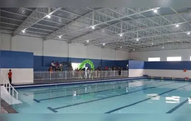 A cobertura e aquecimento da piscina foi uma das oito obras inauguradas no último sábado
