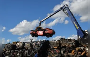 Detran realiza leilão veículos, nas condições de reciclagem
