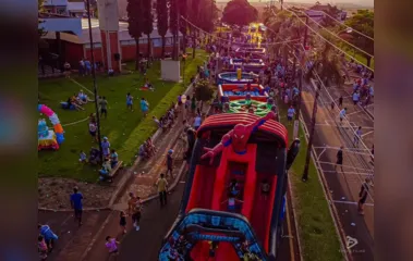 Festa da Alegria leva 700 crianças para praça em São Pedro do Ivaí