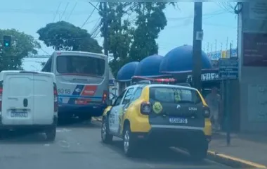Ônibus bateu em uma Ram Rampage