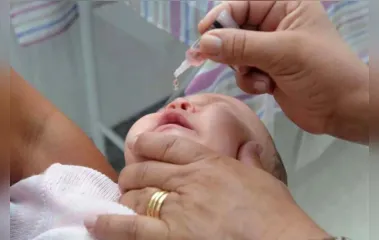 Saúde alerta para importância da vacinação contra a poliomielite