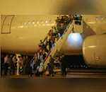 Avião da FAB pousou em Brasília às 3h47 com 48 pessoas a bordo