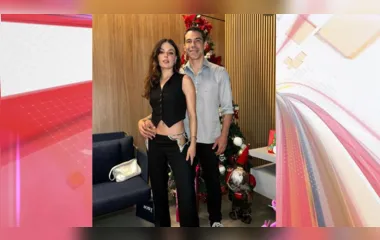Isis Valverde passa o Natal com o noivo Marcus Buaiz em Apucarana (PR)