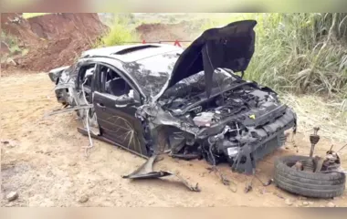 Grave acidente na PR-573 deixa Ford Focus completamente destruído