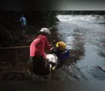 Quatro bombeiros resgataram 16 pessoas