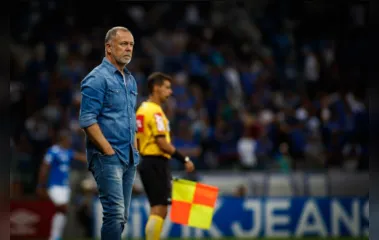 Em crise, Corinthians demite o técnico Mano Menezes