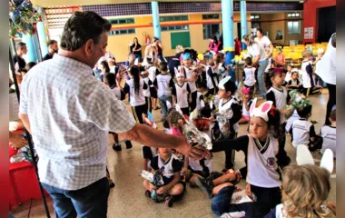 Arapongas entrega 12,5 mil ovos de Páscoa aos alunos da rede municipal