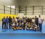 Time de voleibol campeão na fase municipal dos Jogos Escolares