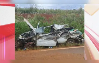 Idoso morre após ser ejetado de carro que bateu em caminhão no Paraná