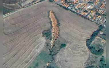 Cratera no interior de SP: prefeitura pede vistoria em voçoroca