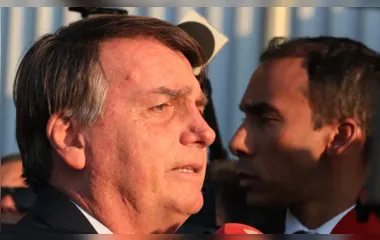 Bolsonaro exalta Musk e critica ministros de Lula