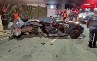 Universitárias morrem após carro bater em muro; assista o vídeo
