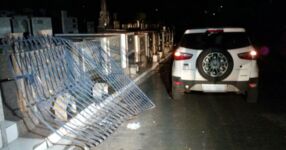 Motorista perde controle e carro invade cemitério de Londrina 