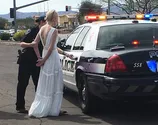 Noiva é presa após se envolver em acidente a caminho do casamento