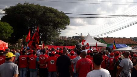 Sindicato dos Jornalistas divulgou nota repudiando intimidação a repórteres no acampamento pró-Lula - Foto - Banda B