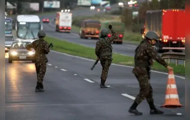 Exército retirou tropas das rodovias no Paraná nesta segunda-feira - Foto: Reprodução/Diário dos Campos
