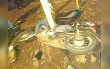 Motociclista ficou ferido e foi socorrido pelo SAMU. (foto - reprodução)