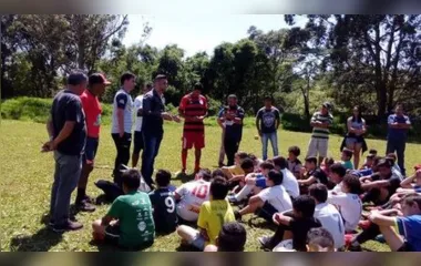 Douglas Rodrigues de Lima, presidente do Apucarana Sports, visitou o Projeto Gol na Vida - Foto: Divulgação