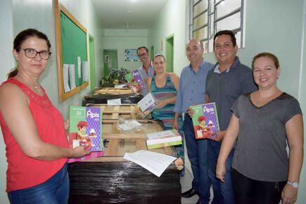 Ivaiporã recebe livros didáticos do Ministério da Educação