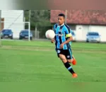 O atacante apucaranense Guilherme Azevedo, do Grêmio, vai treinar na Seleção Brasileira de 23 a 29 de maio - Foto: Divulgação