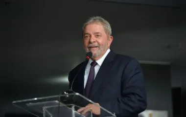 Ex-presidente Lula pode ir para regime semiaberto, aponta Ministério Público Federal