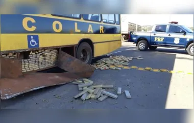PRF apreende quase uma tonelada de maconha em ônibus escolar falso no Paraná