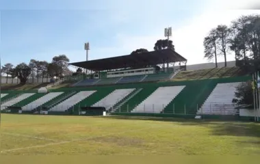O Estádio Municipal dos Pássaros terá o jogo entre Arapongas e Cambé neste domingo - Foto: Sérgio Rodrigo