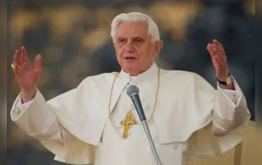 Celibato: Bento XVI rejeita "duas vocações ao mesmo tempo"