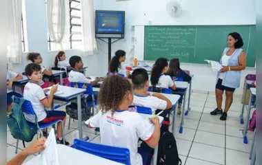 Educação de Apucarana abre concurso para professor e assistente infantil