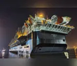 Temporal empurra navio de 78 mil toneladas para orla no RJ