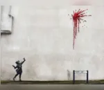 Artista brinca com violência e inocência em grafite de Valentine's Day