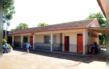 Prefeitura providencia substituição de telhado em escola de São Pedro do Ivaí