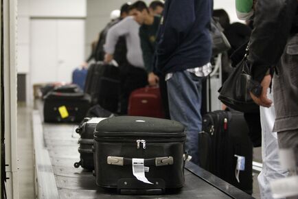 A cobrança por despacho de bagagem fere os direitos do consumidor. (Foto - Reprodução/Estadão)